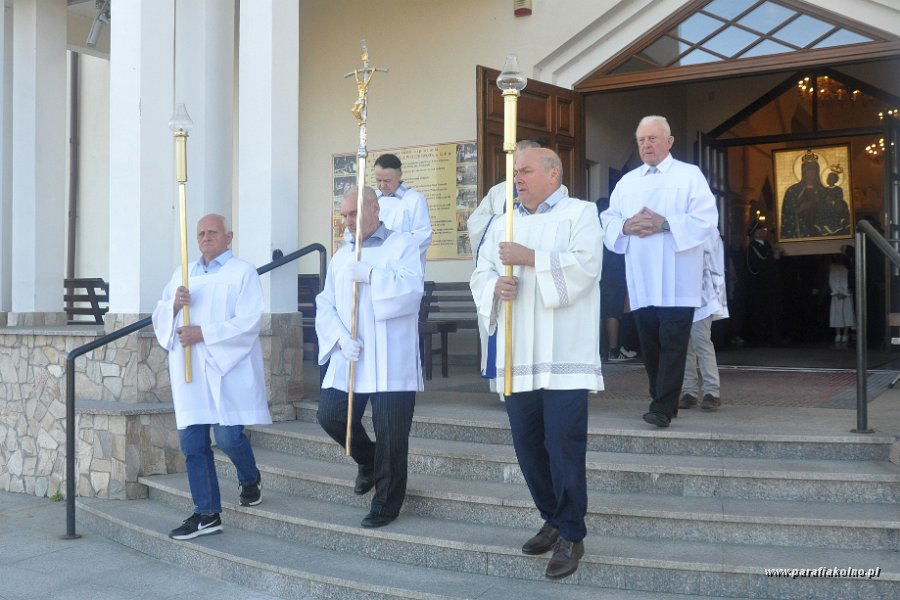 62 Uroczyste odprowadzenie.jpg